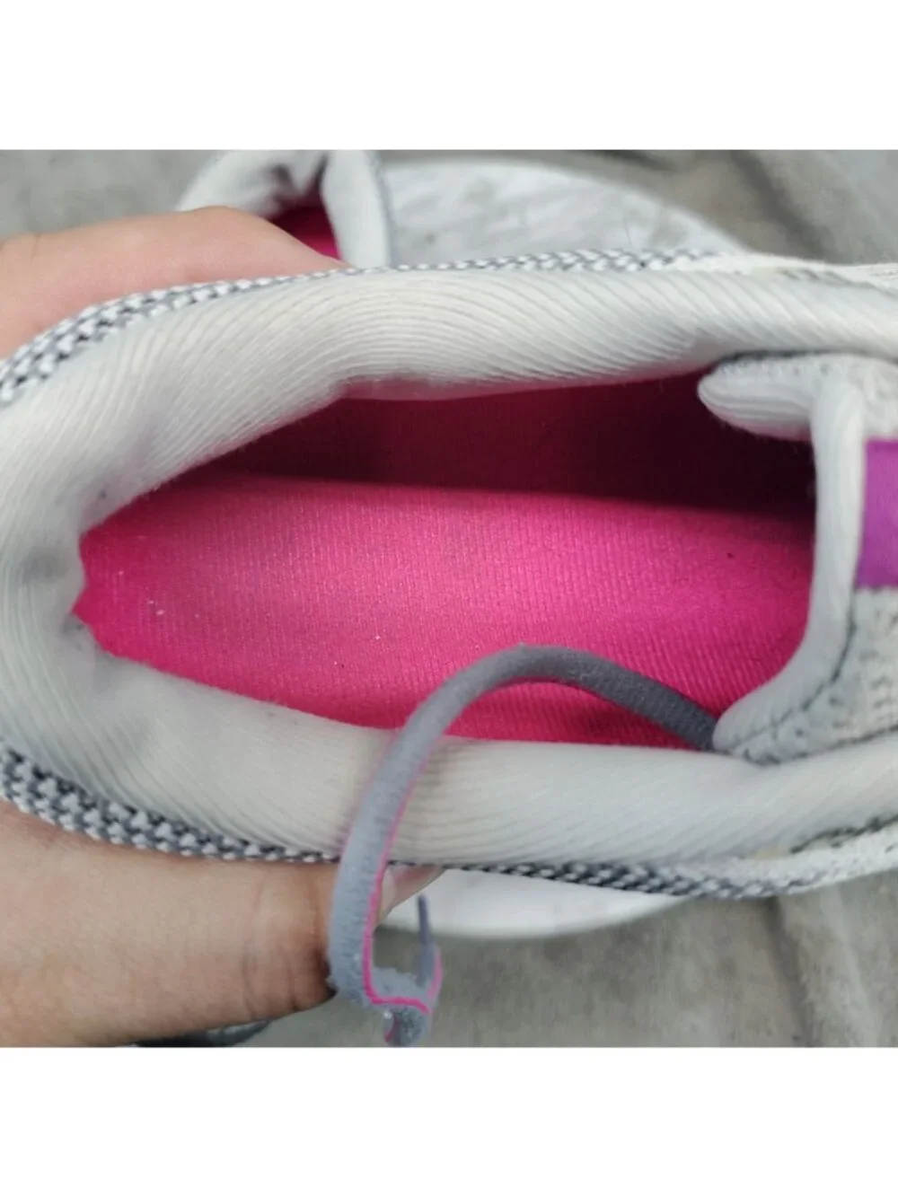 Broooks Shoes Womens Size 9 Gray & Pink Revel 3 Athletic Sneakers *Read*